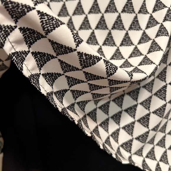 Pretty top flows lined two layer look - Picture 2 of 2